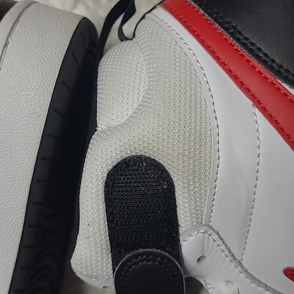 ❤️Boys Court Borough Mid 2 Nikes ❤️ - Picture 11 of 16